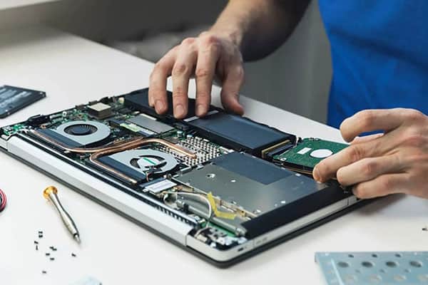 Kiểm tra laptop không lên nguồn tại Long Khánh