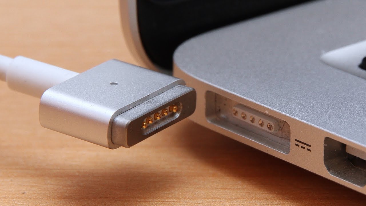 Kiểm tra củ sạc và cáp USB-C MacBook